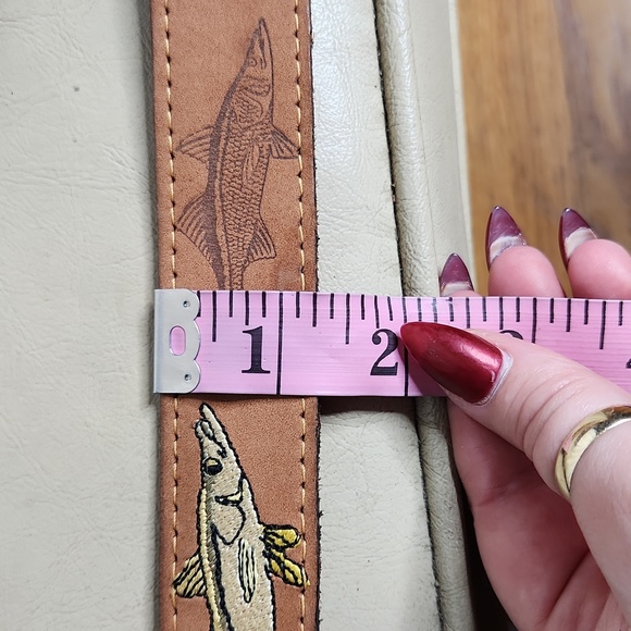 Brown Leather Fish Embossed & Embroidered Leather Belt W/ Solid Brass Buckle 42 - Picture 9 of 9